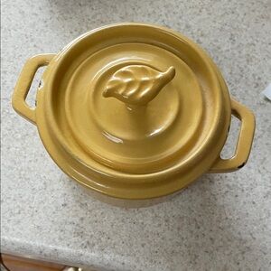 NapaStyle Enamel Cast Iron Mini Cocotte Rustic Yellow - Paint Chips-leaf handle